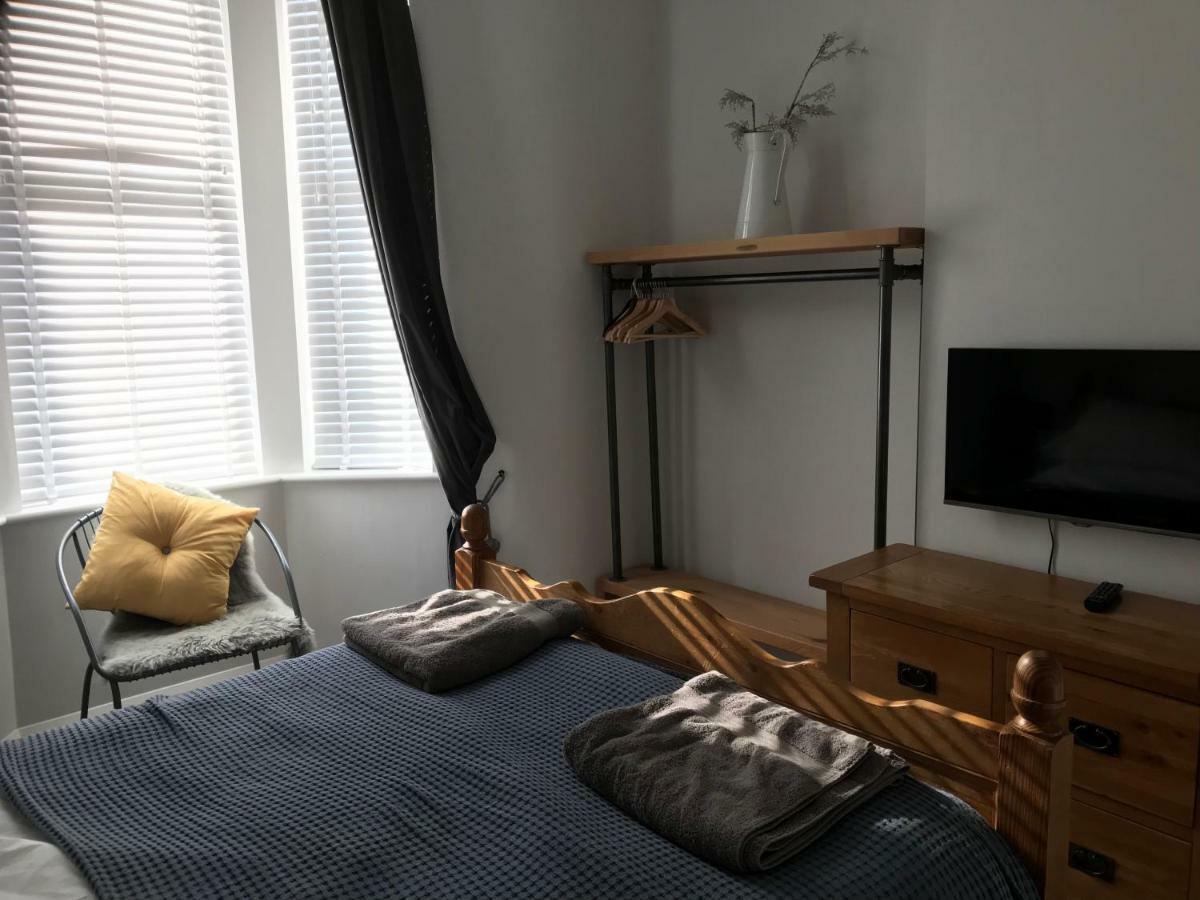Wight View, Flat 2 Rosslyn House Apartment Swanage Bagian luar foto